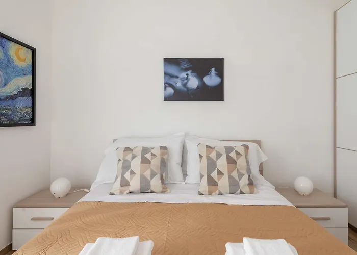 Appartement Loverhome 1 *